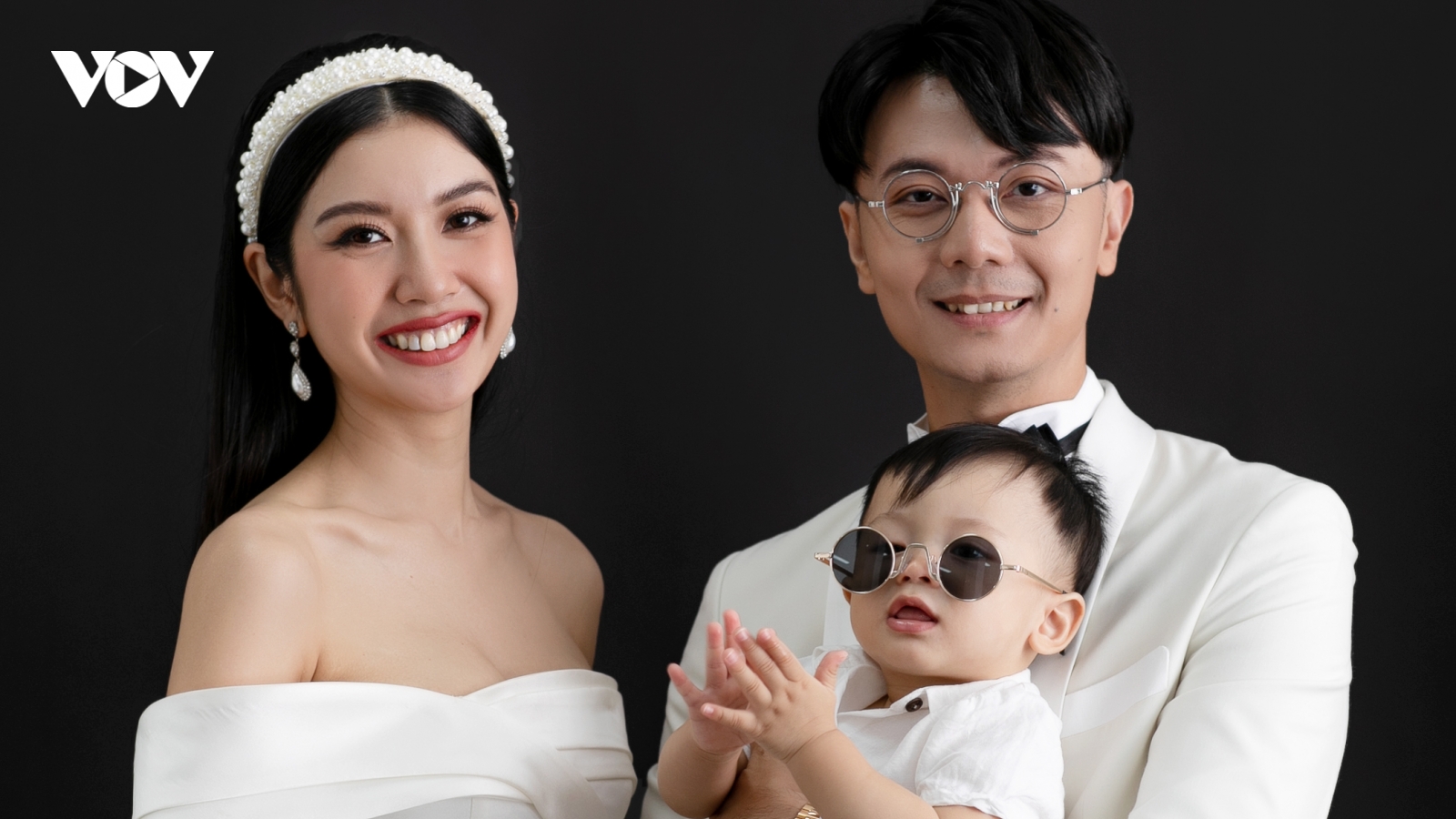 Á hậu Thuý Vân khoe loạt ảnh dễ thương của con trai trong dịp sinh nhật