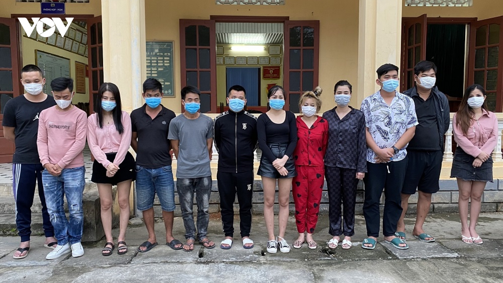 12 người sử dụng ma túy trong quán karaoke
