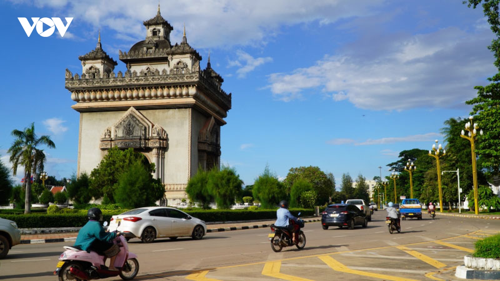 Khách du lịch có thể đến Lào vào đầu năm sau