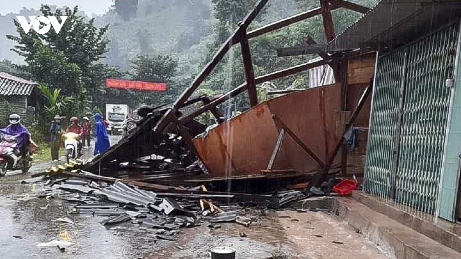 Mưa lớn gây sạt lở đất ở Điện Biên, 1 người bị thương
