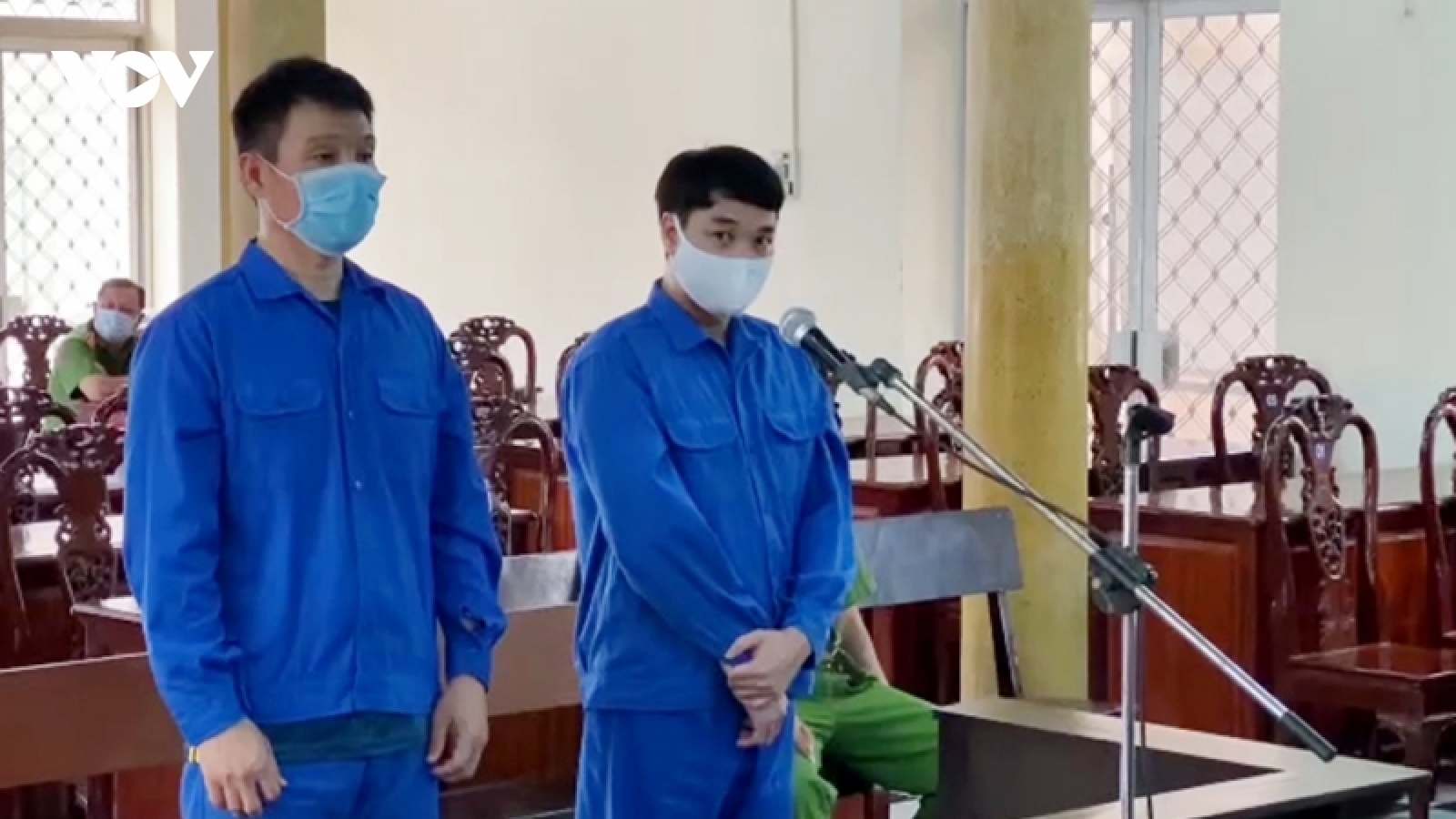 Lãnh án chung thân vì vận chuyển 6 bánh heroin và 1kg ma túy đá