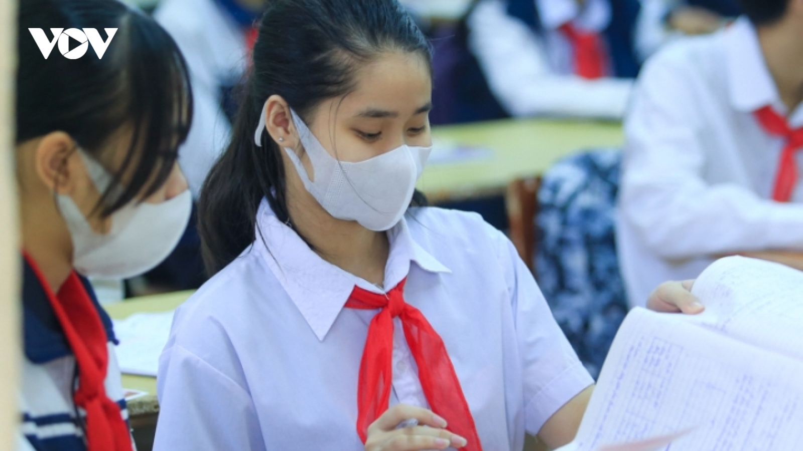 Chuyên gia: “Coi việc mở cửa trường học là giải pháp phục hồi kinh tế”