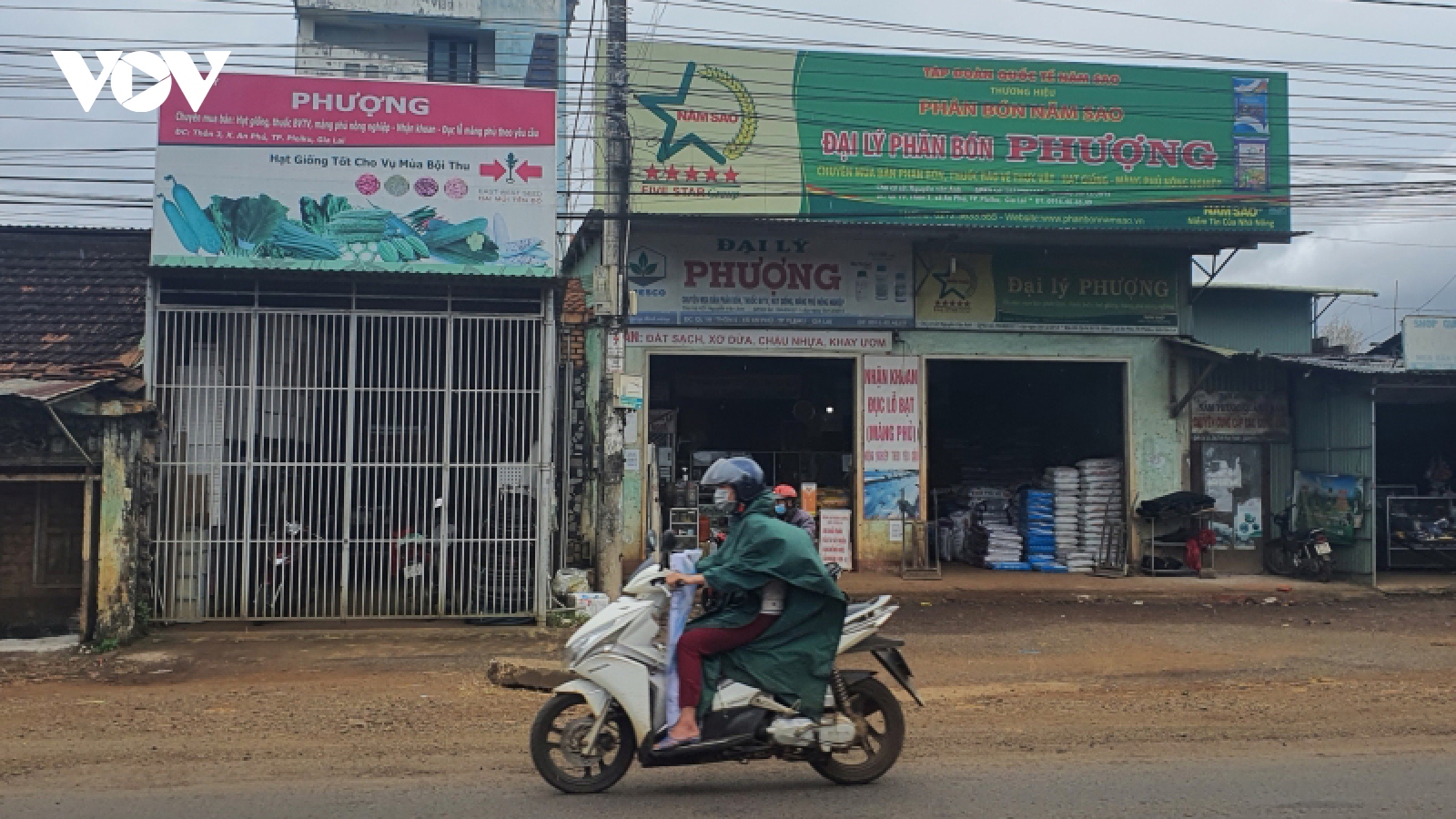 Gia Lai tạm giữ số lượng lớn thuốc bảo vệ thực vật chứa hoạt chất cấm sử dụng