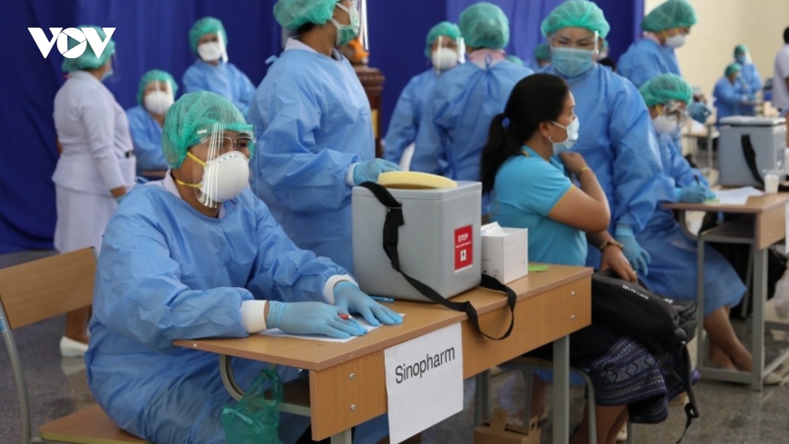 Lào triển khai tiêm vaccine cho trẻ từ 12-17 tuổi