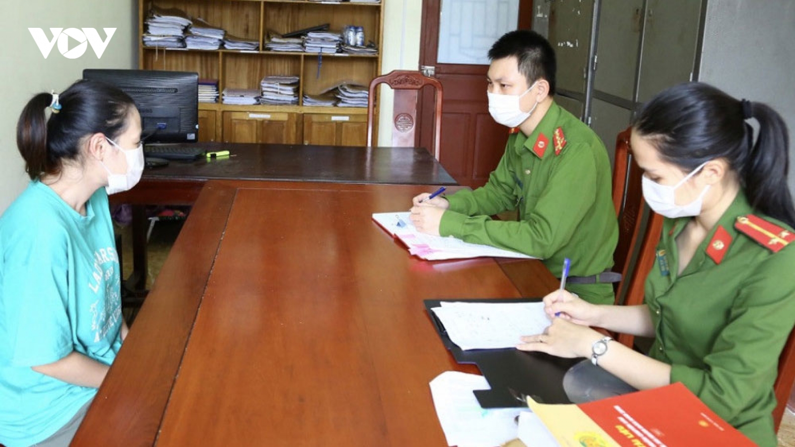 Chồng đang chờ thi hành án tử vì ma túy, vợ bị bắt liên quan đến “hàng trắng”