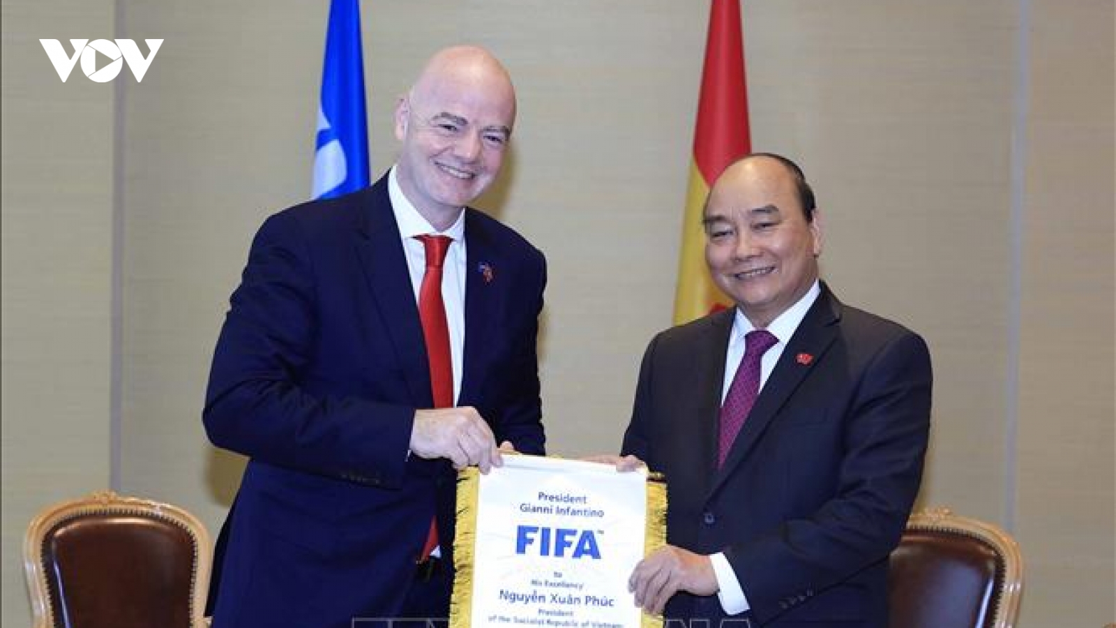 Chủ tịch nước Nguyễn Xuân Phúc tiếp Chủ tịch Liên đoàn Bóng đá Thế giới (FIFA)