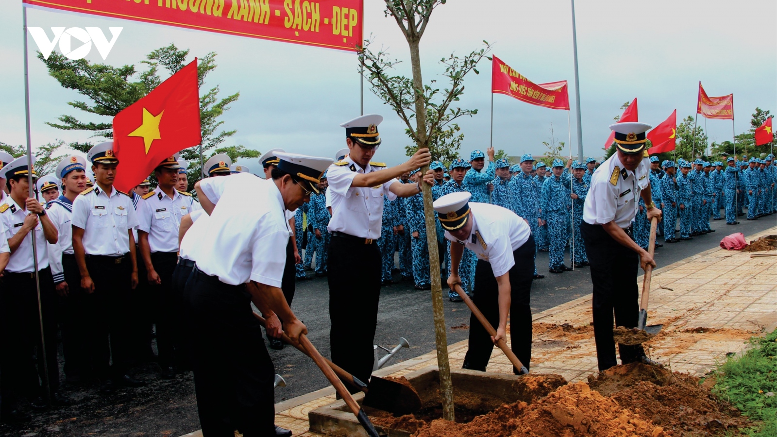 Khám phá doanh trại xanh của thủy thủ tàu ngầm