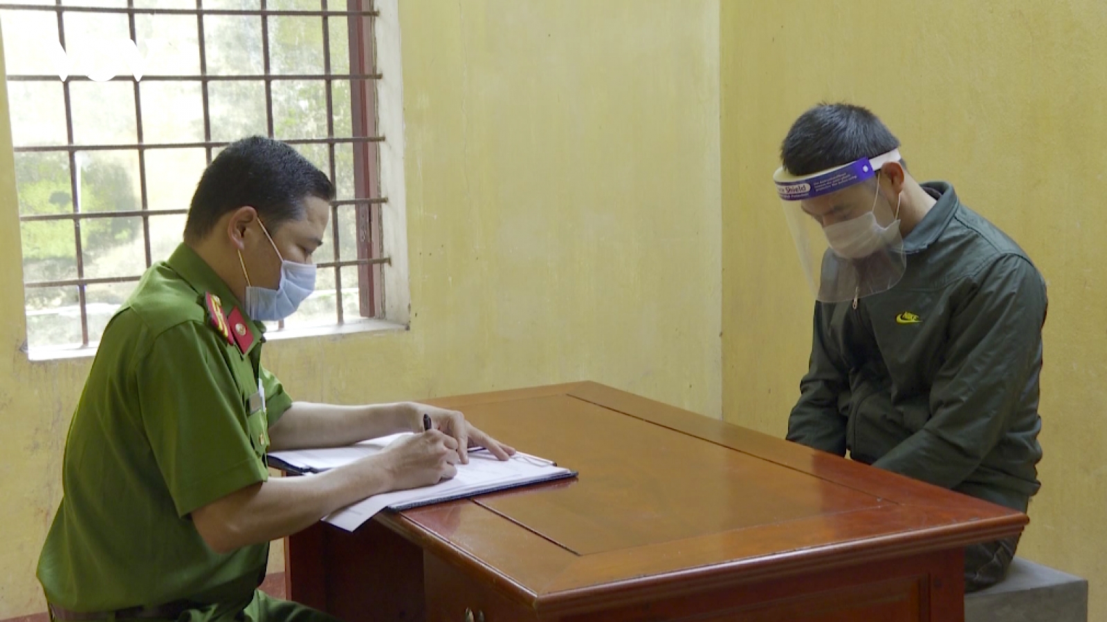 Khởi tố đối tượng đâm vợ tử vong tại trụ sở Tòa án nhân dân huyện Lục Ngạn