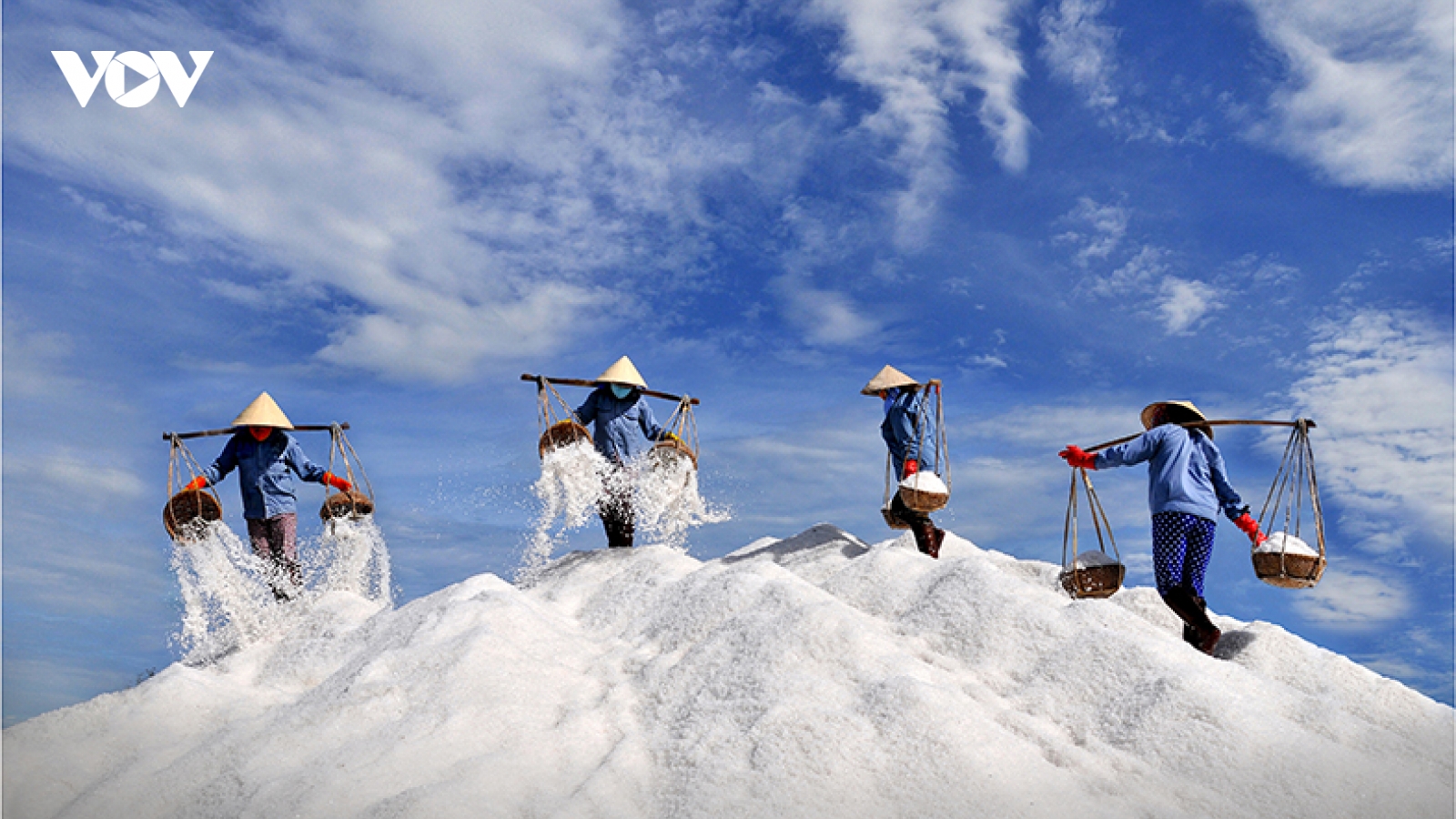 Triển lãm ảnh "Việt Nam qua ống kính nhiếp ảnh gia quốc tế"