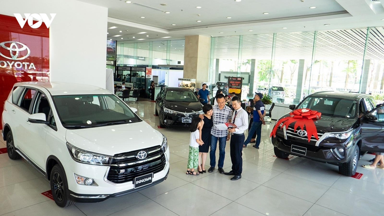 Giảm 50% phí trước bạ ô tô, người mua tiết kiệm được bao nhiêu tiền?