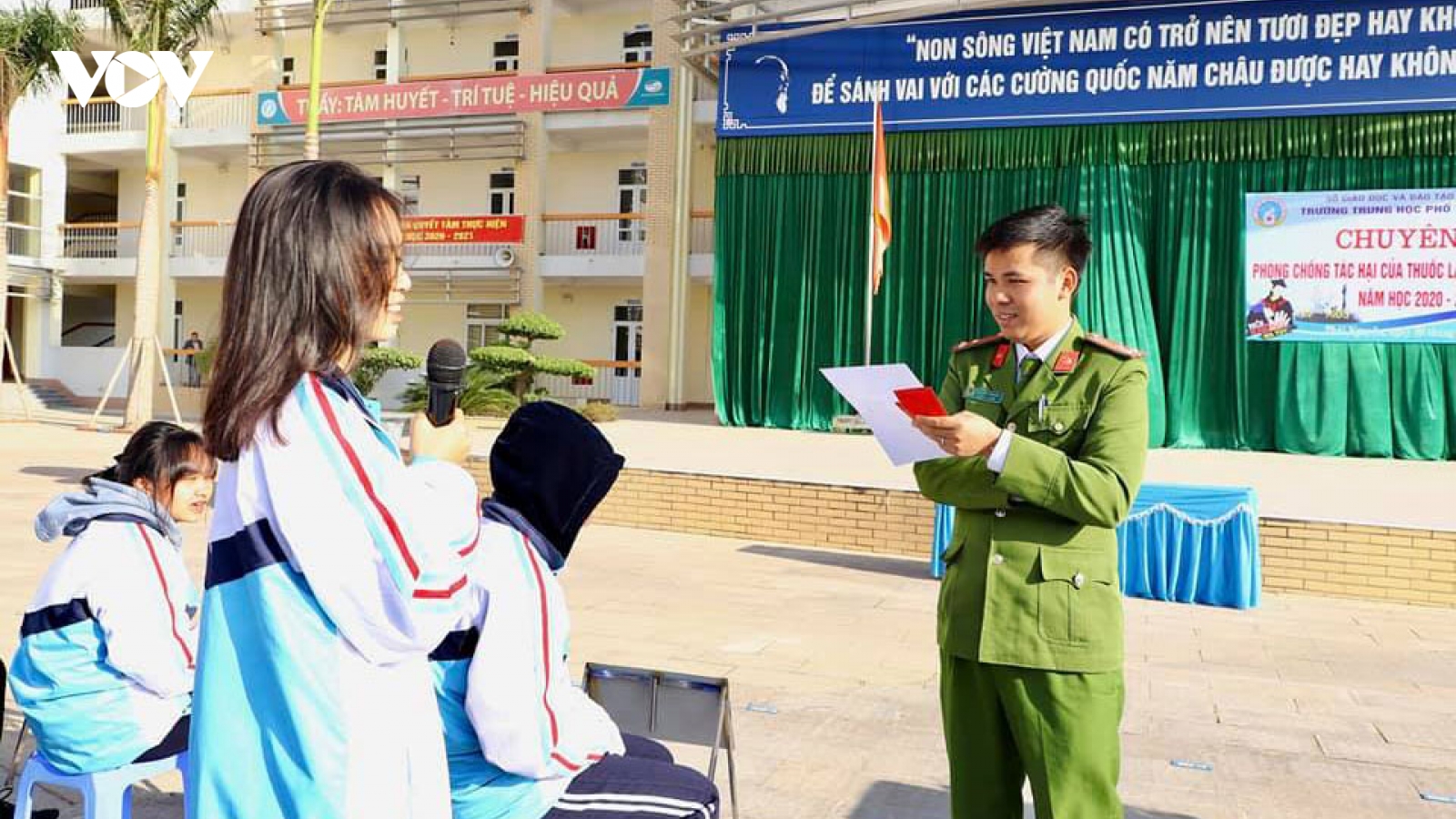 Ở một trường học không khói thuốc