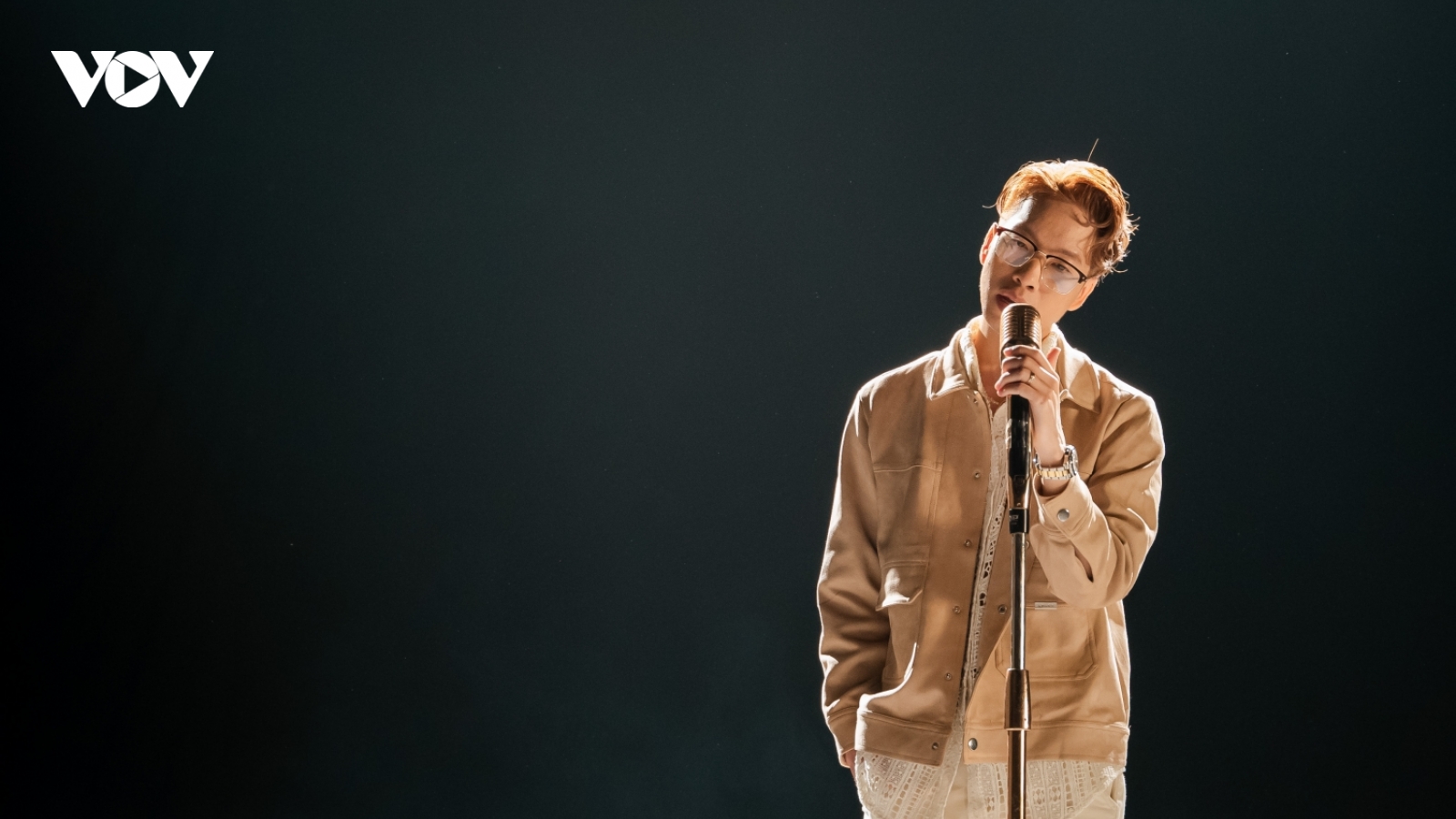 Sau MV Top 1 trending với nhóm, EMCEE L (Da LAB) tiếp tục đánh lẻ với ca khúc lãng mạn