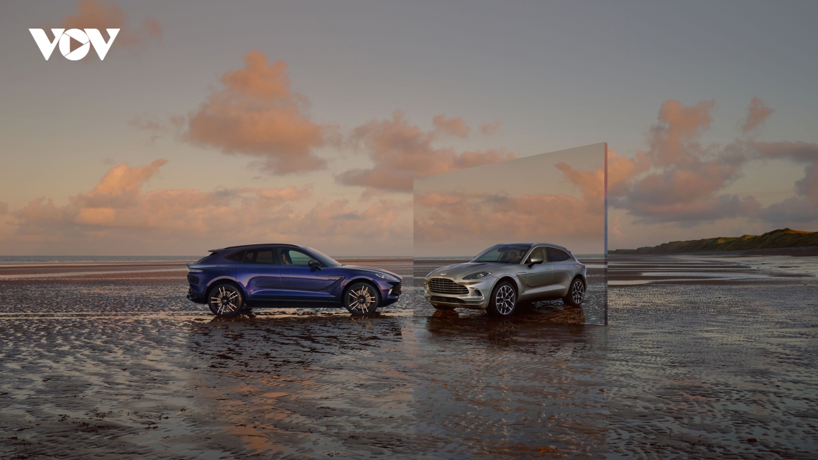Aston Martin DBX giá rẻ ra mắt