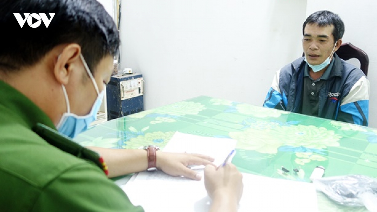 Đối tượng lừa mua điện thoại, sát hại bé gái trên núi