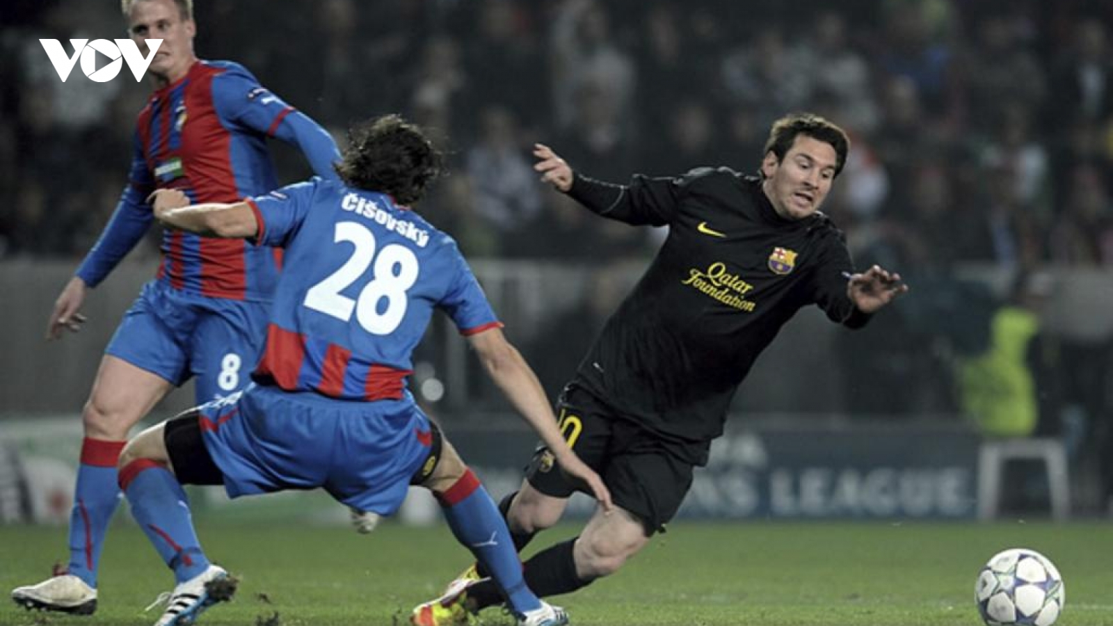 Ngày này năm xưa: Messi đi vào lịch sử Barca