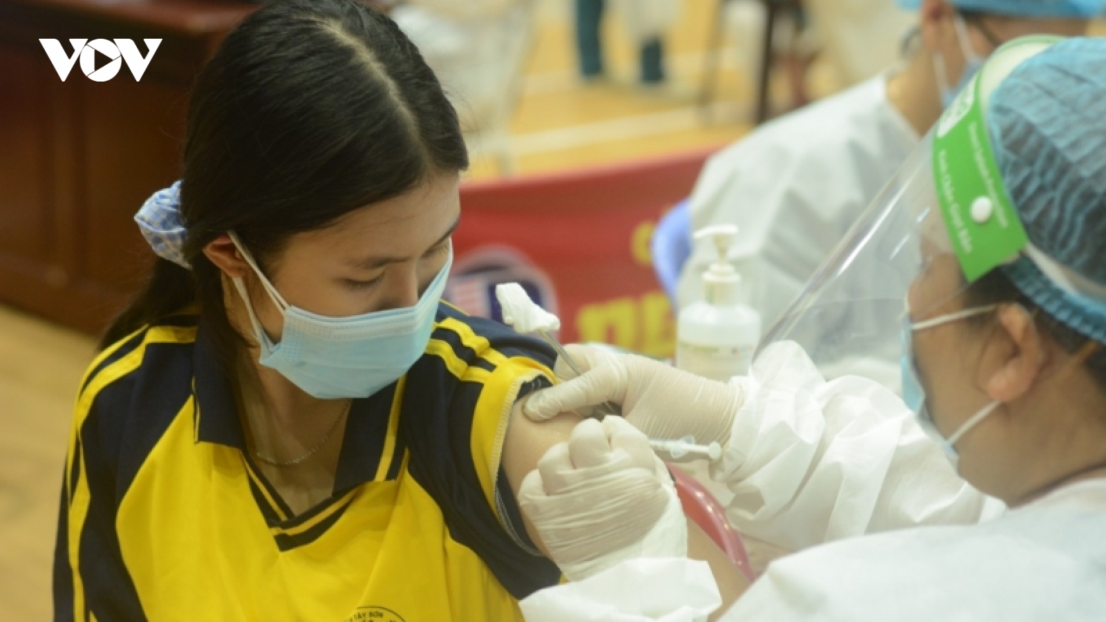 Đà Nẵng tiêm vaccine phòng Covid-19 cho học sinh lớp 8 và lớp 9