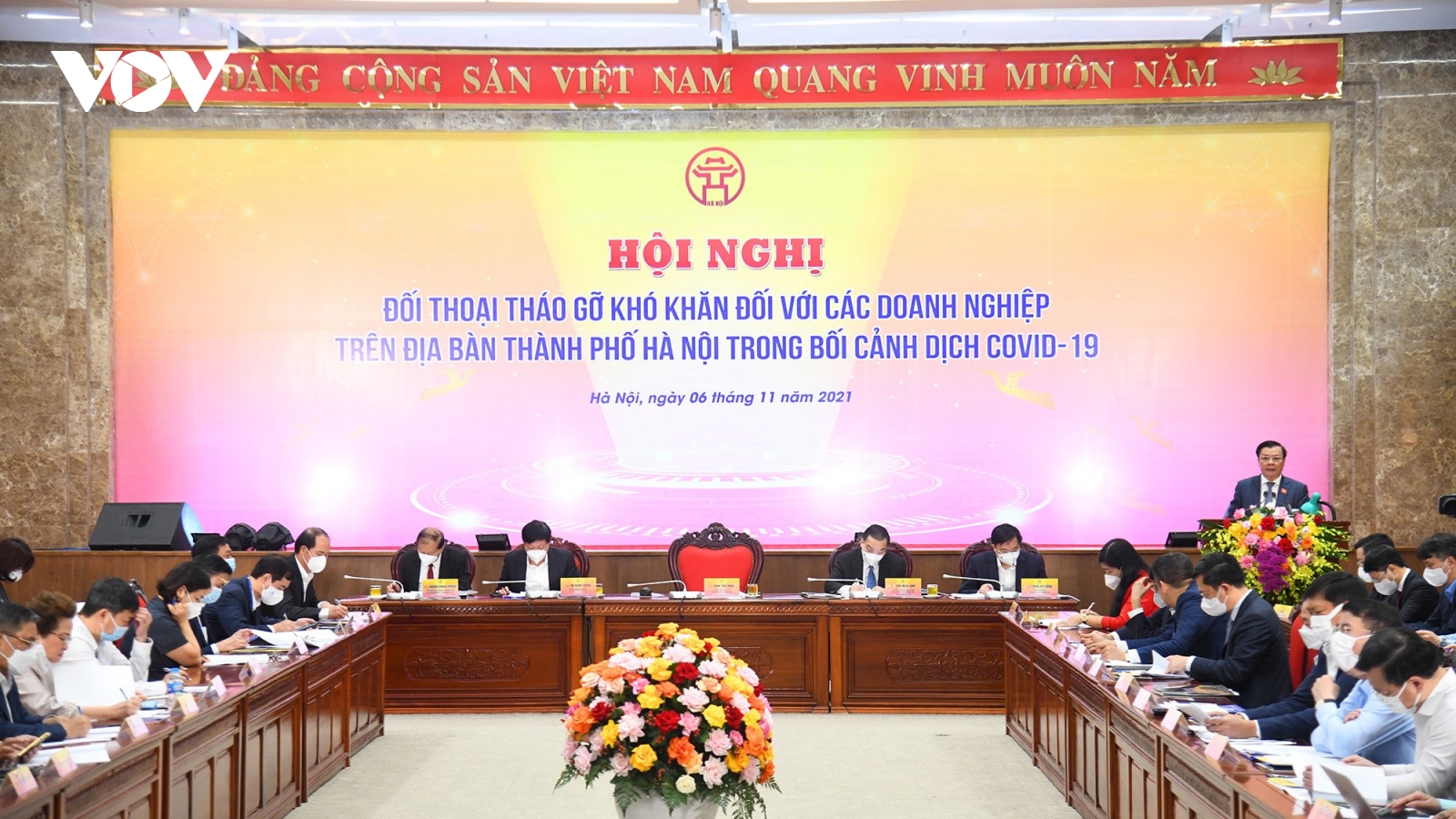 Hà Nội luôn xác định lấy doanh nghiệp và người dân là trung tâm phục vụ