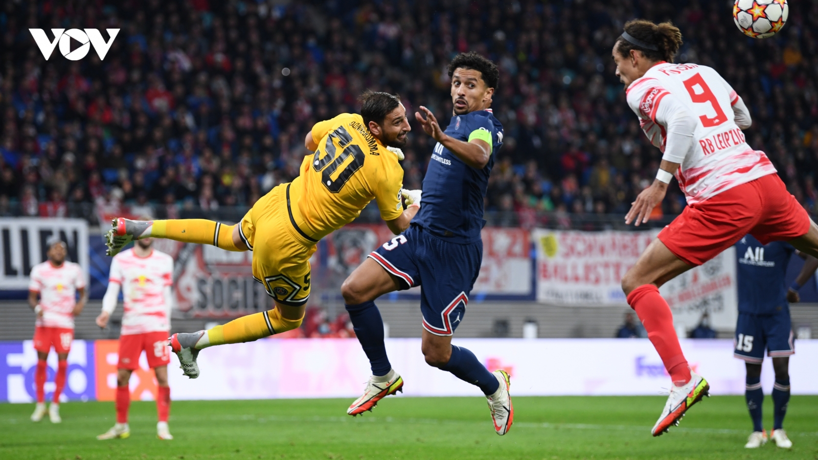 Chia điểm với RB Leipzig trong ngày không Messi, PSG mất ngôi đầu bảng ở Champions League