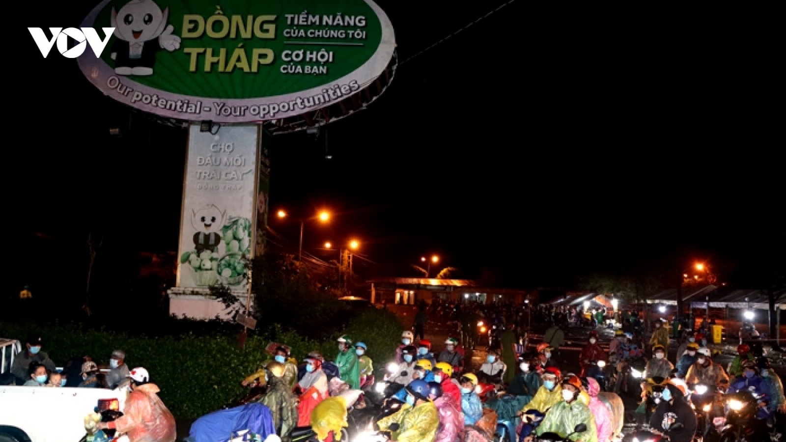 Đồng Tháp hỗ trợ đưa lao động trở lại Bình Dương làm việc