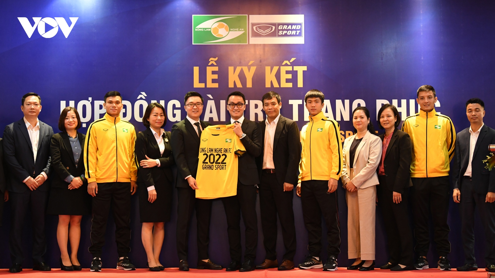 SLNA ký hợp đồng với đối tác của ĐT Việt Nam, quyết tâm bay cao ở mùa giải 2022