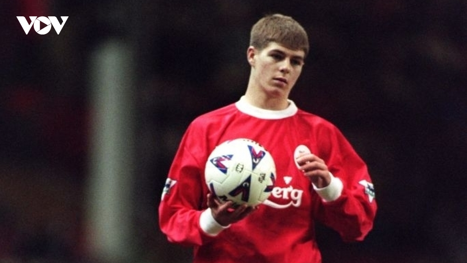Ngày này năm xưa: Steven Gerrard ra mắt Liverpool