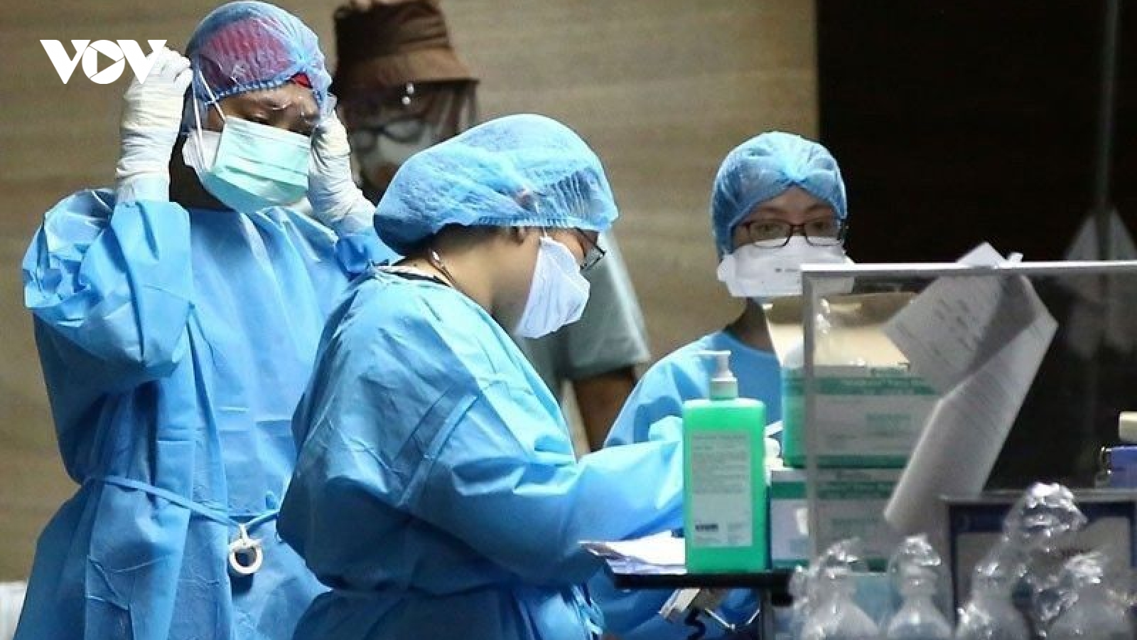 Philippines sẽ tiêm mũi tăng cường cho nhân viên y tế