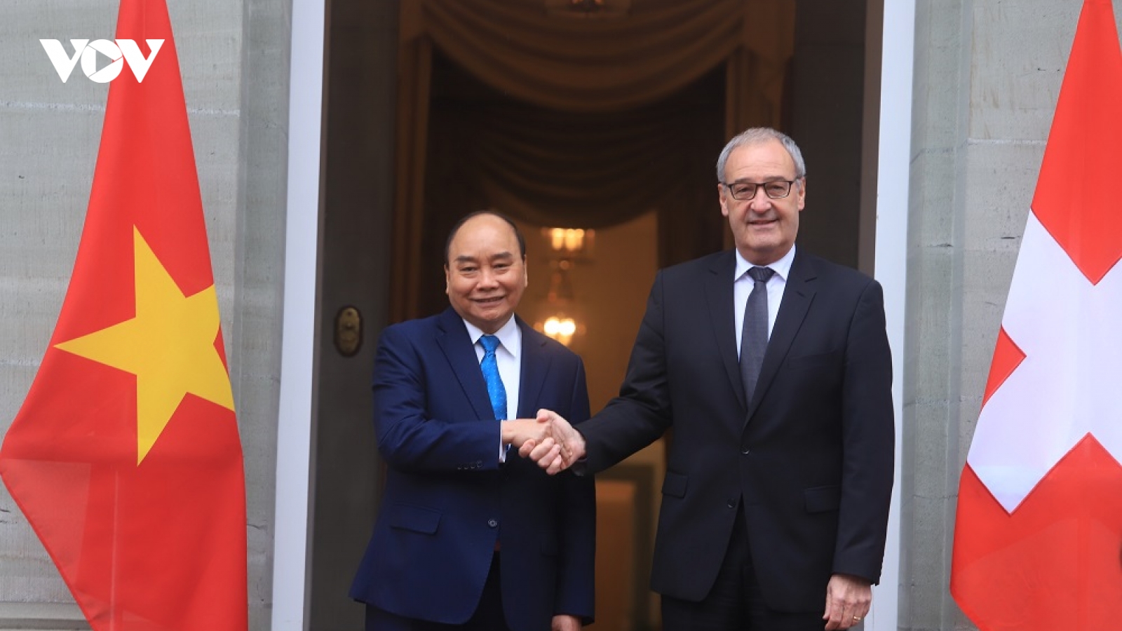 Tổng thống Thụy Sỹ Guy Parmelin chủ trì Lễ đón chính thức Chủ tịch nước Nguyễn Xuân Phúc