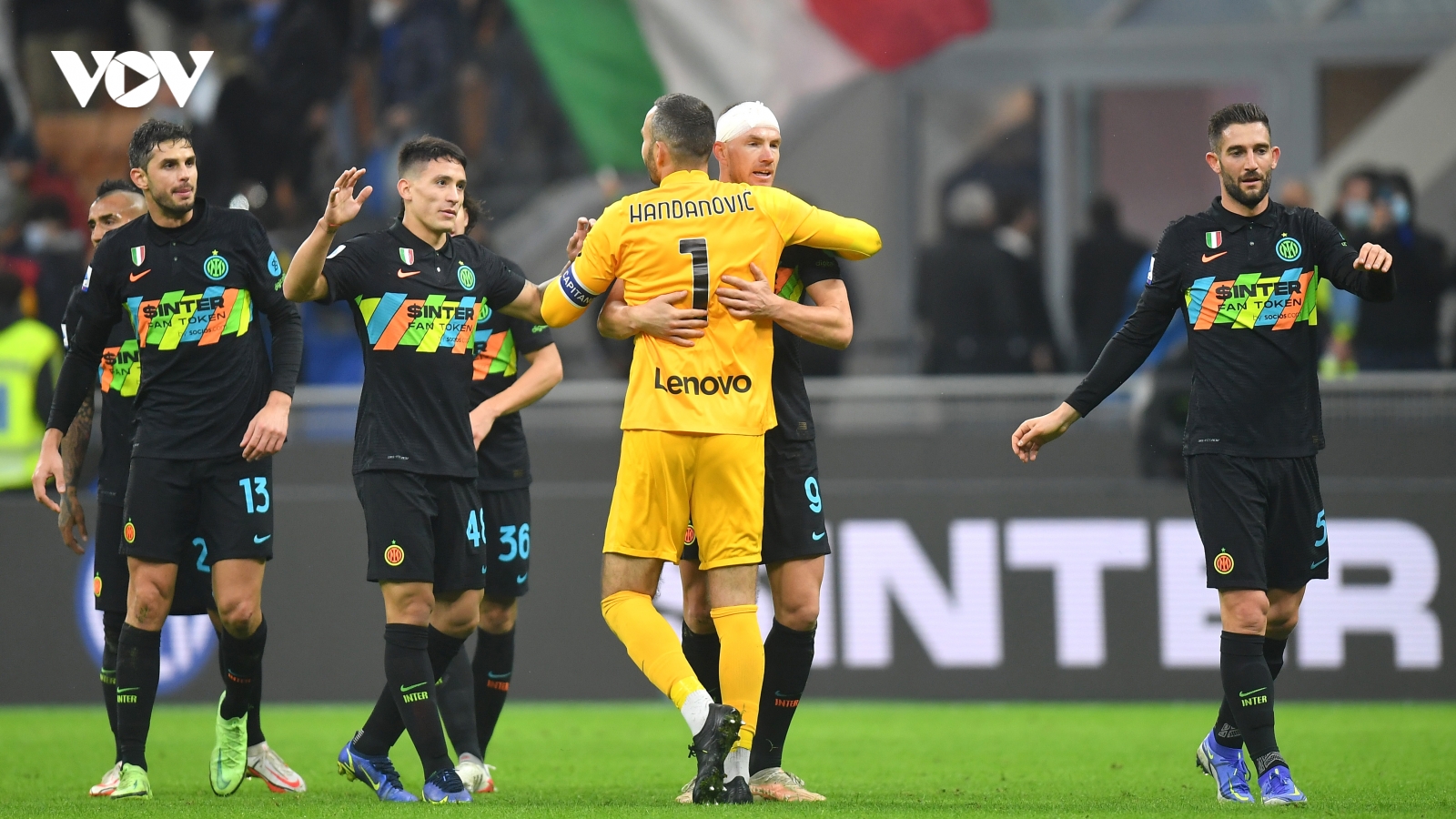 Đánh bại Napoli, Inter Milan "thổi lửa" vào cuộc đua vô địch Serie A