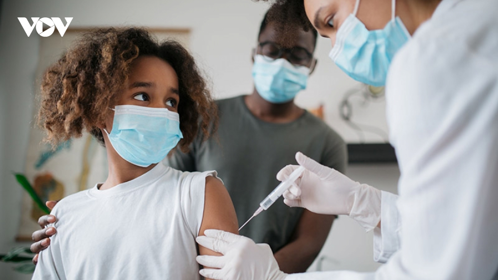 Phản ứng có thể gặp khi tiêm vaccine COVID-19 tăng cường