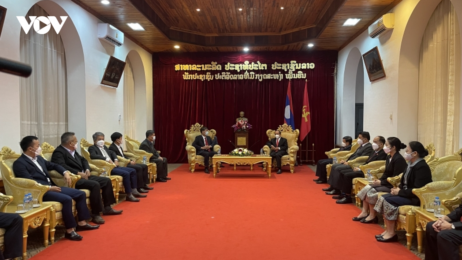 Tổng Lãnh sự Việt Nam tại Luangprabang chúc mừng 46 năm Quốc khánh CHDCND Lào