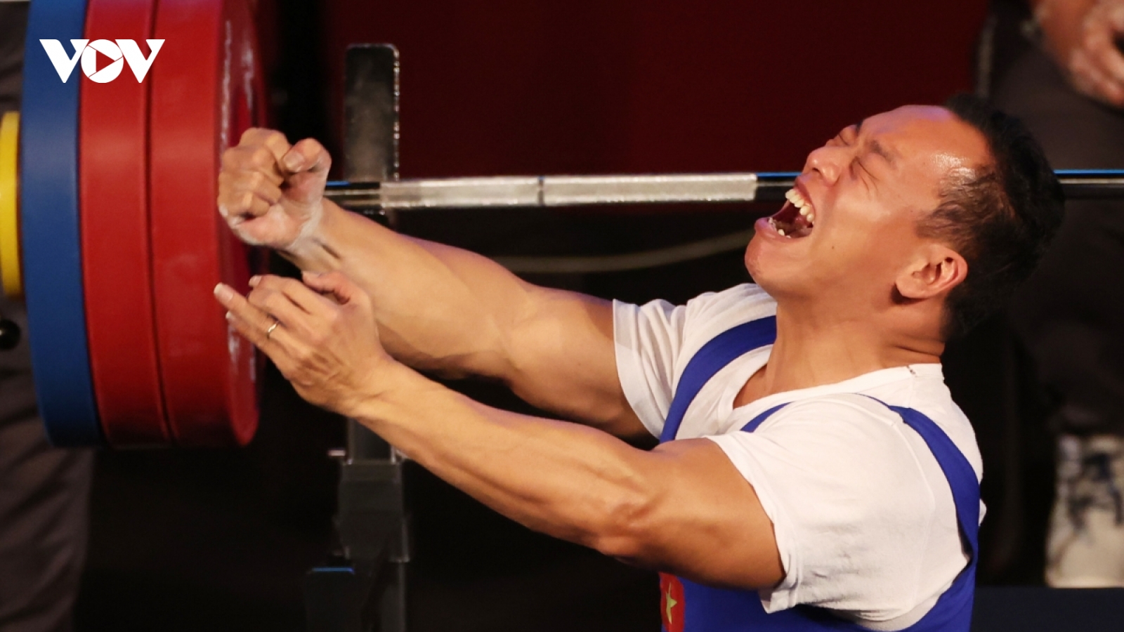 Lê Văn Công đoạt HCB thế giới, đạt chuẩn tham dự Paralympic Paris 2024