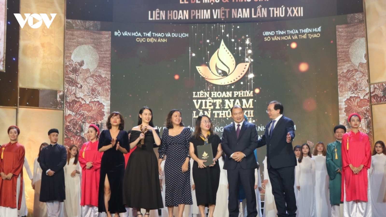 Bế mạc LHP Việt Nam: “Mắt biếc” đạt giải Bông sen Vàng thể loại phim truyện điện ảnh