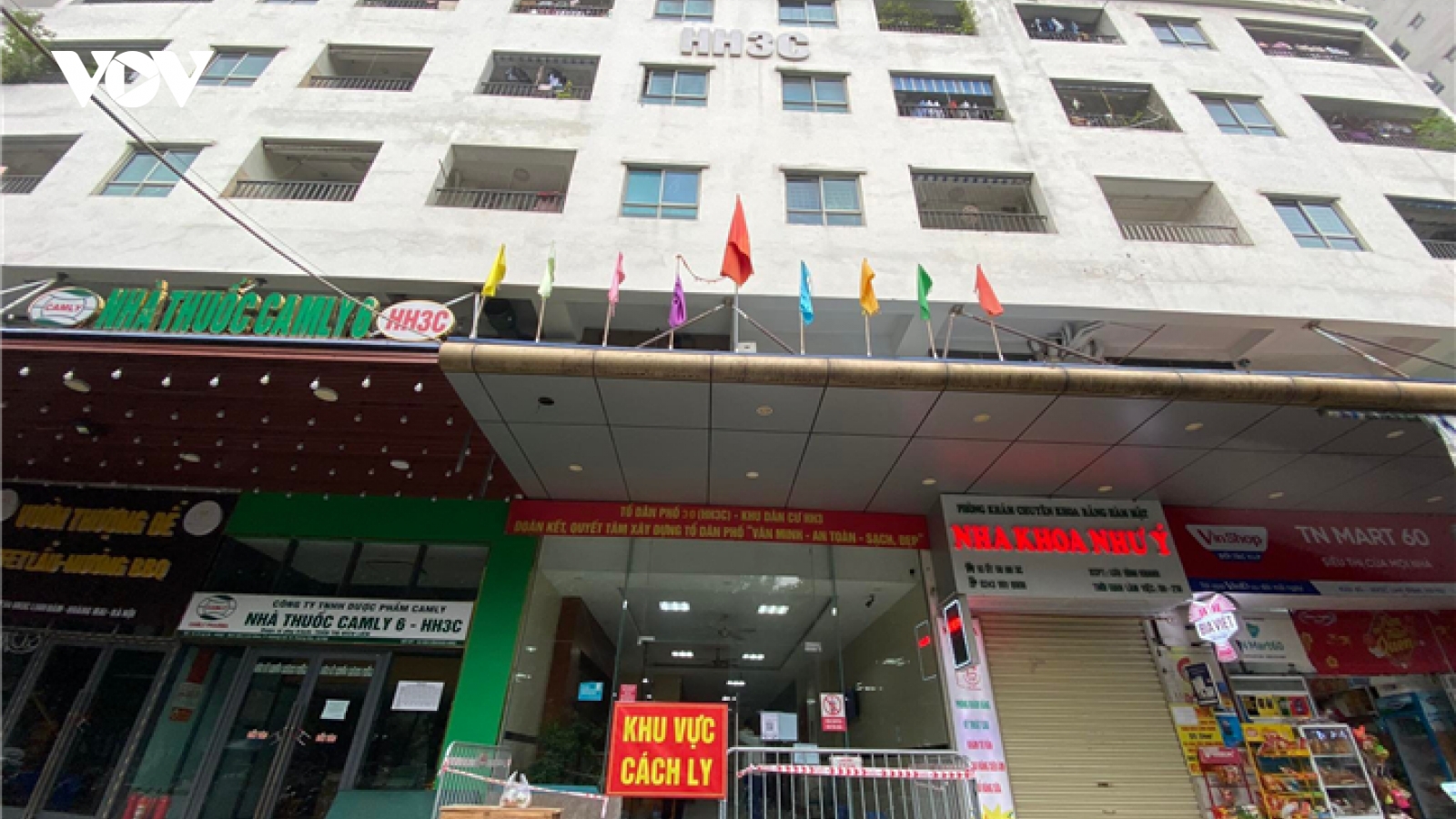 Bảo vệ quán cà phê mắc COVID-19, Hà Nội tạm phong tỏa chung cư HH3C Linh Đàm