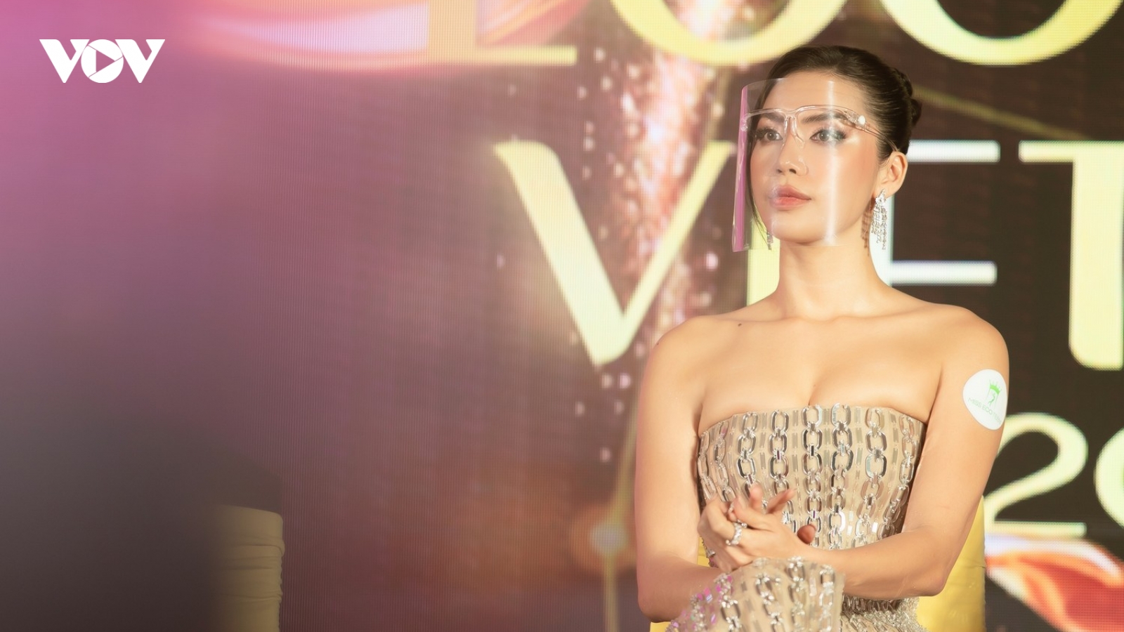 Minh Tú đắt show huấn luyện đại diện Việt Nam thi Hoa hậu quốc tế
