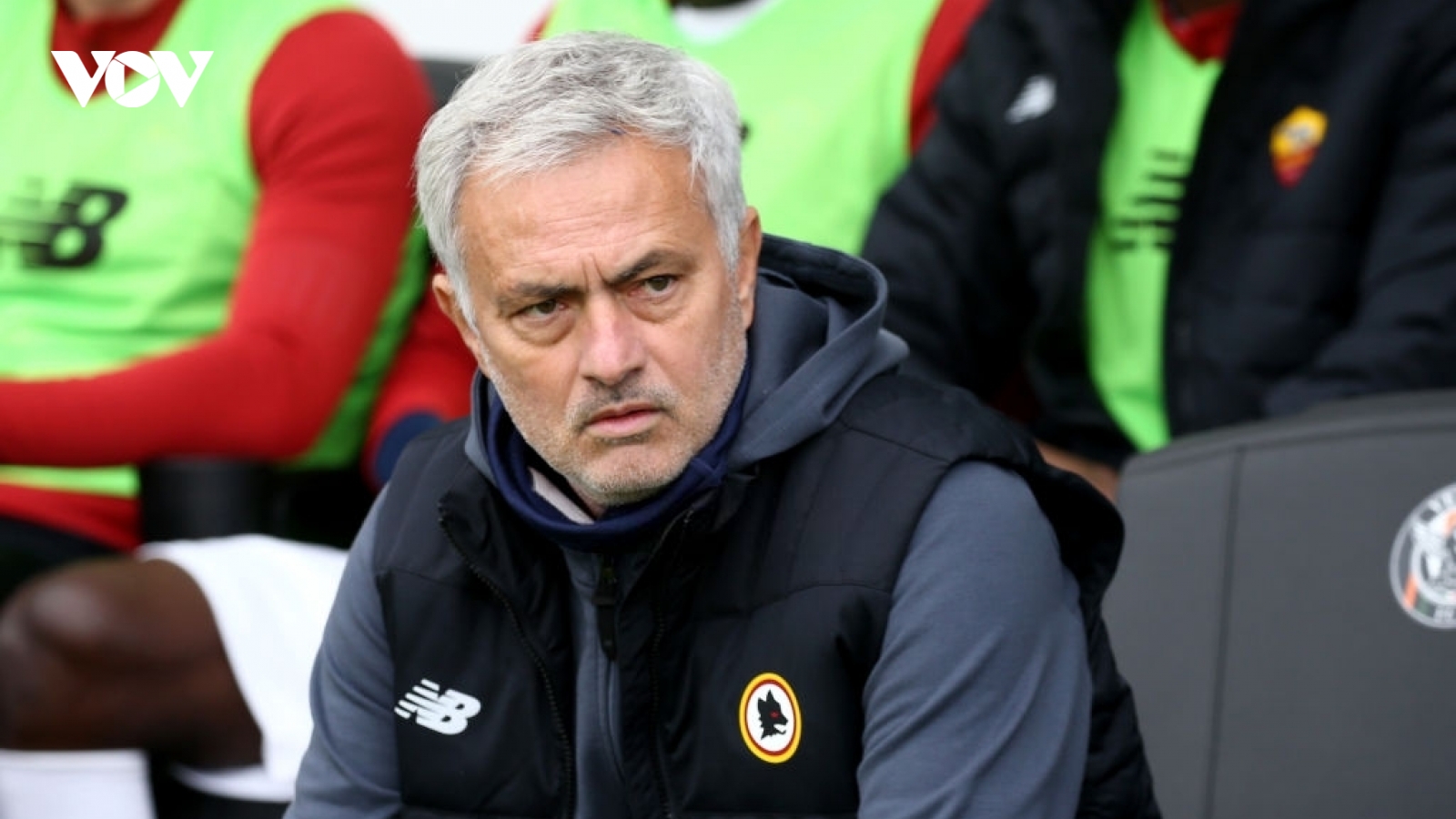 Thua đội mới lên hạng, AS Roma của Mourinho văng khỏi top 4 Serie A