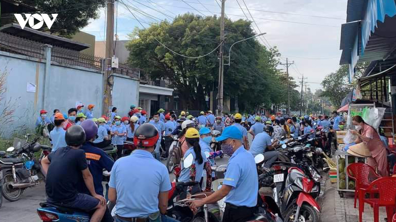 Lý do hơn 350 công nhân công ty sản xuất đồ gỗ ở Bình Dương ngưng việc tập thể