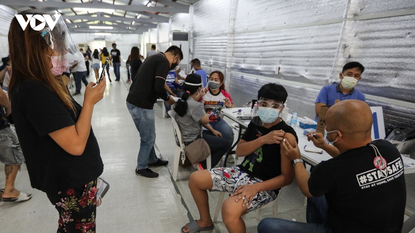 Philippines tổng lực hoàn thành tiêm chủng vaccine Covid-19 trước Giáng sinh