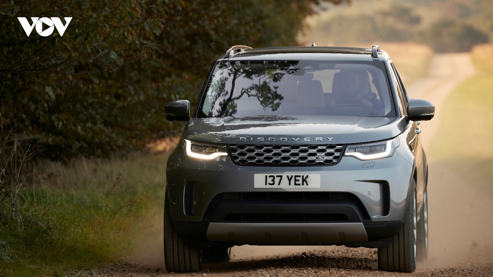 Lý do nào khiến Land Rover Discovery là lựa chọn lý tưởng dành cho gia đình?