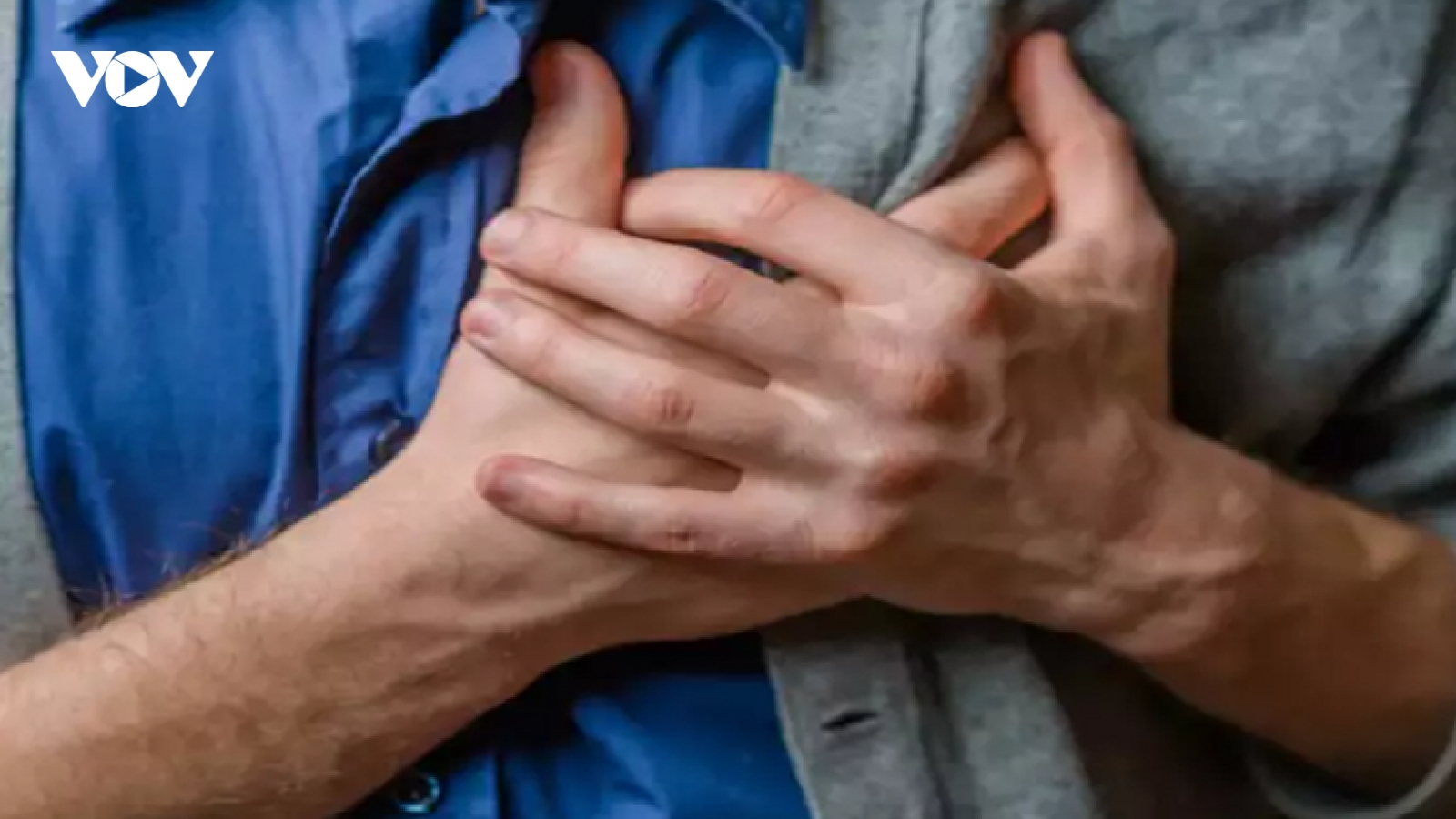 Các dấu hiệu phổ biến của cơn đau tim liên quan đến dạ dày