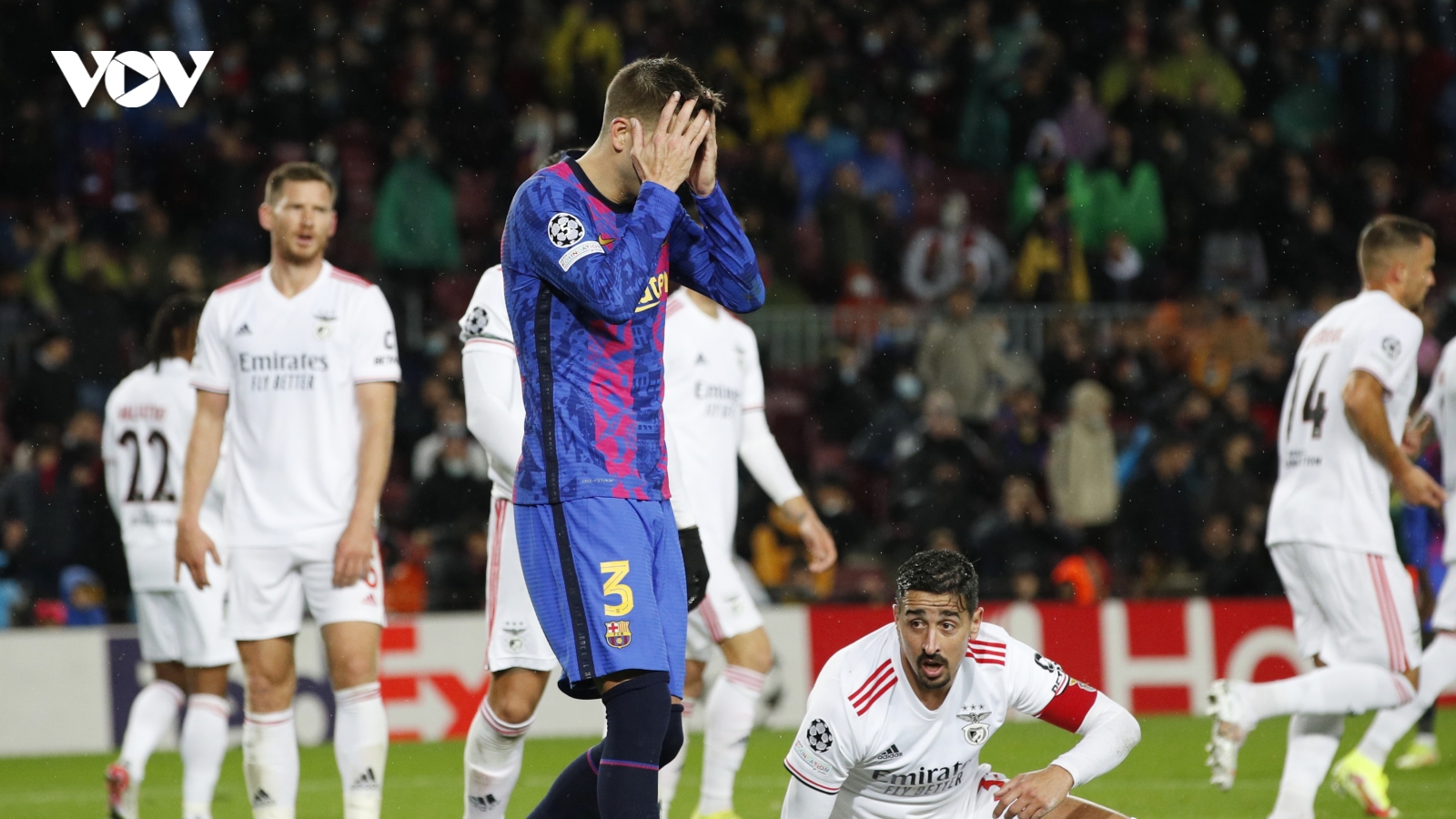 Chia điểm với Benfica, Barca có nguy cơ bị loại ở vòng bảng Champions League 