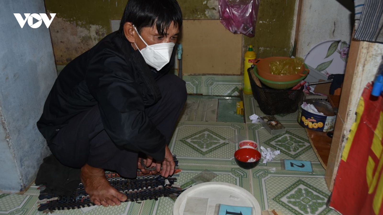 Bắt quả tang đối tượng tàng trữ ma tuý trong ống nhựa