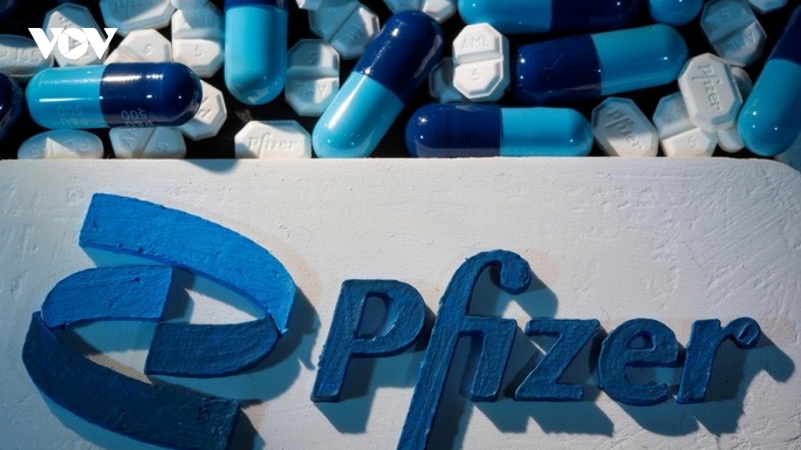 Thuốc Pfizer điều trị Covid-19 hiệu quả 89%, Australia tiêm chủng đủ 80% dân số từ 16 tuổi