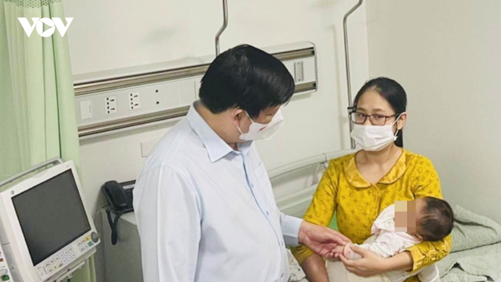 Sức khỏe của 18 cháu bé bị tiêm nhầm vaccine ngừa Covid-19 ở Quốc Oai ổn định