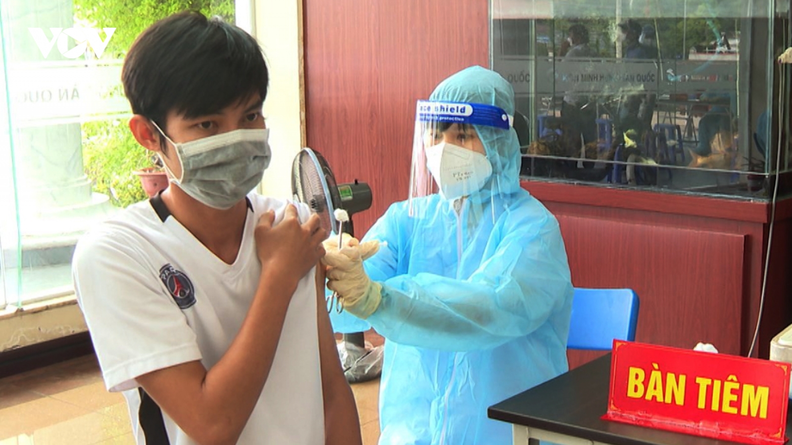 Bộ trưởng Y tế: “Vaccine tiêm cho trẻ em không gây ảnh hưởng đến sinh sản”
