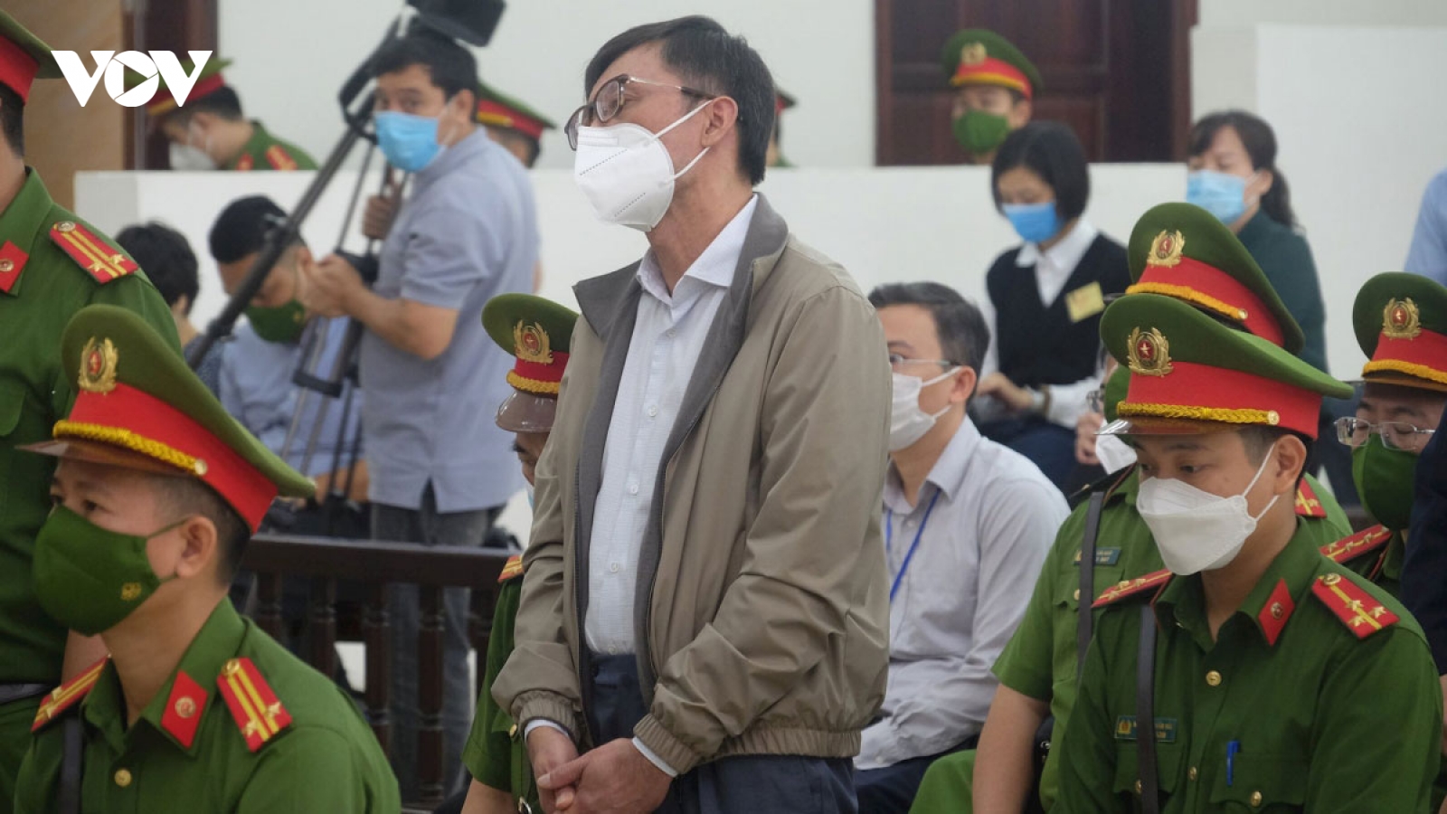 Nóng 24h: Thừa nhận nhận 5 tỷ đồng, ông Nguyễn Duy Linh đối mặt 13-15 năm tù