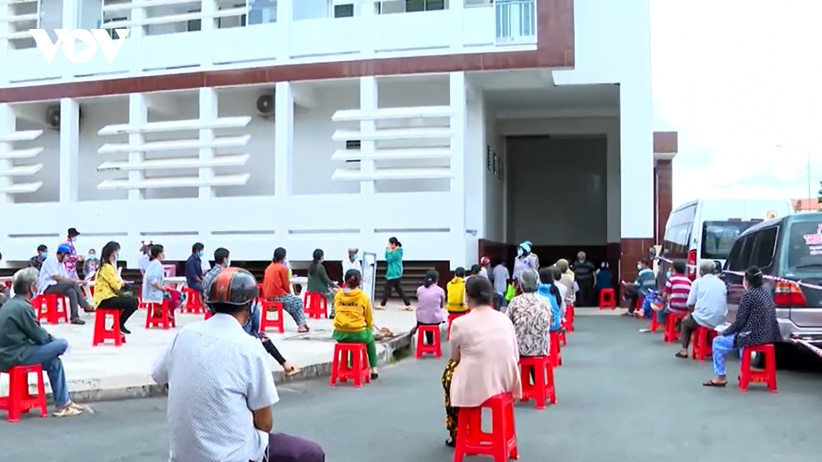 Người dân Vĩnh Long chung tay cùng chính quyền địa phương chống dịch