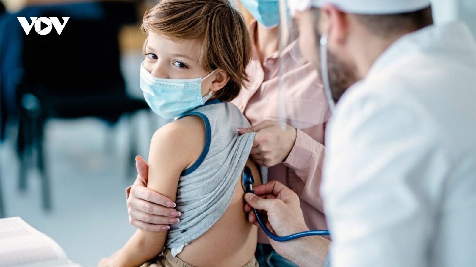 Chuyên gia Mỹ: Không có bằng chứng vaccine COVID-19 gây nguy cơ vô sinh ở trẻ