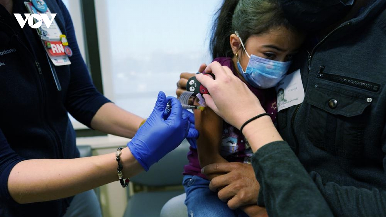 Mỹ chính thức chấp thuận tiêm vaccine Pfizer cho trẻ từ 5-11 tuổi