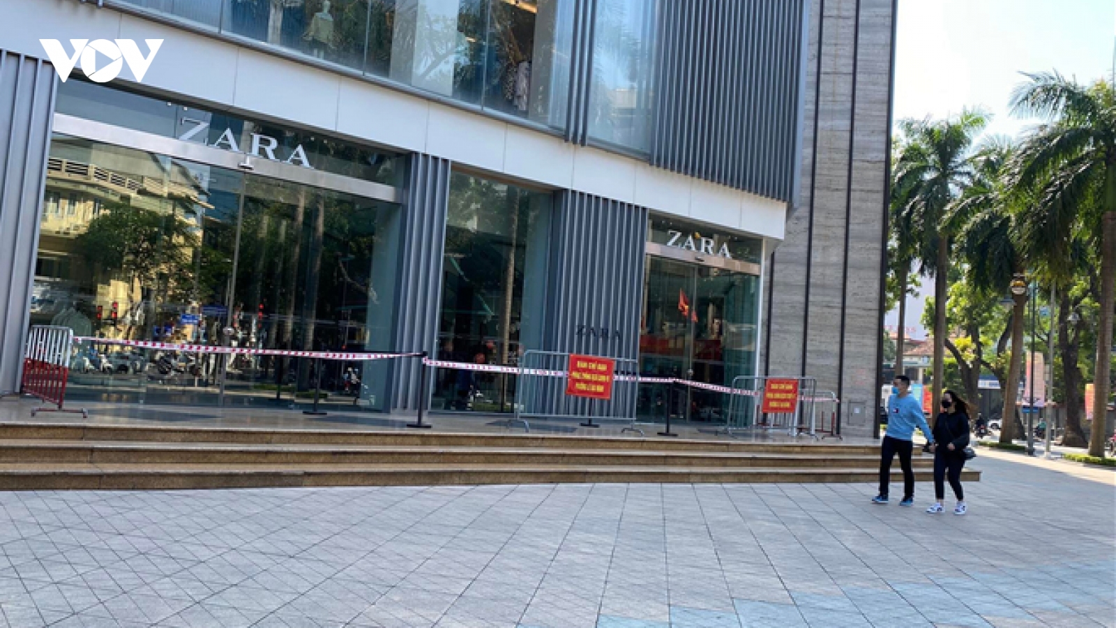 Hà Nội tạm phong toả cửa hàng Zara tại Vincom Bà Triệu