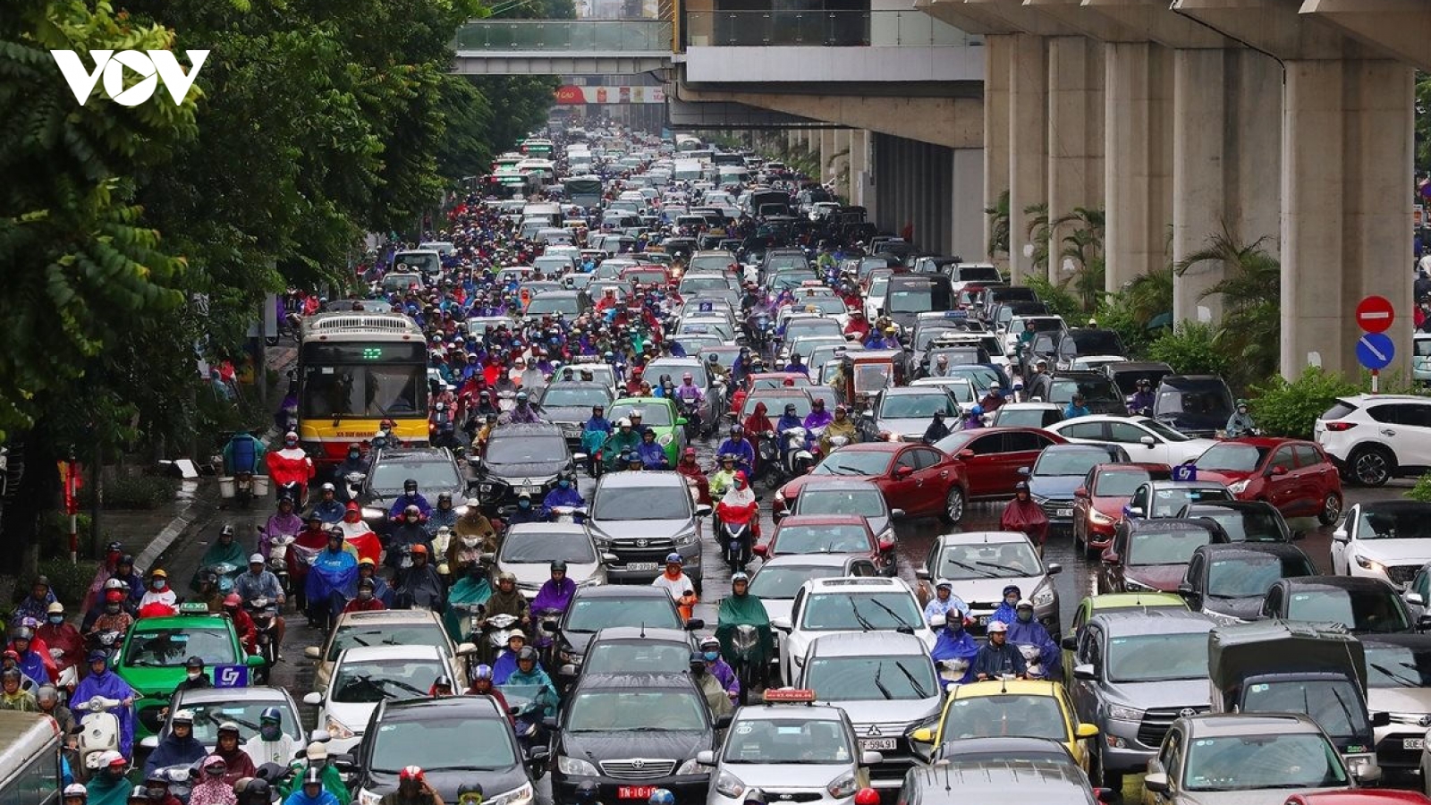 Nên sớm thu phí ô tô vào nội đô và hơn nữa